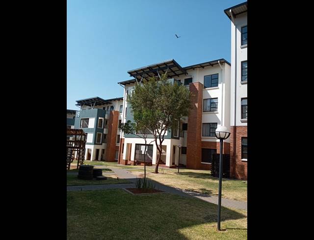 2 BEDROOM APARTMENT TO LET IN GREENSTONE HILL